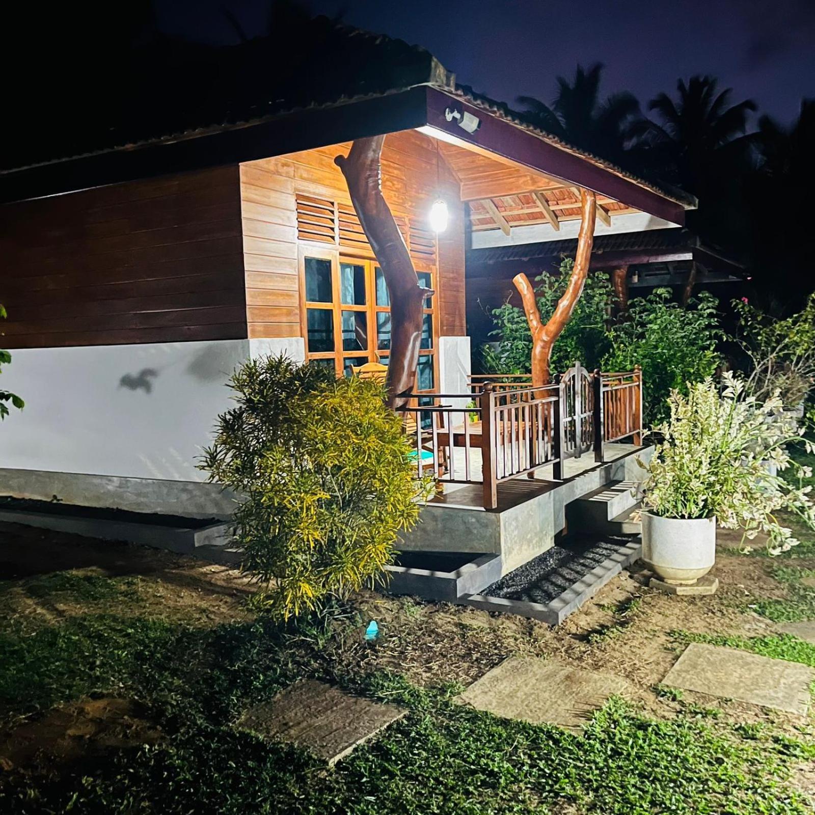 Hanguk Lanka Lagoon Villa Тангале Екстериор снимка