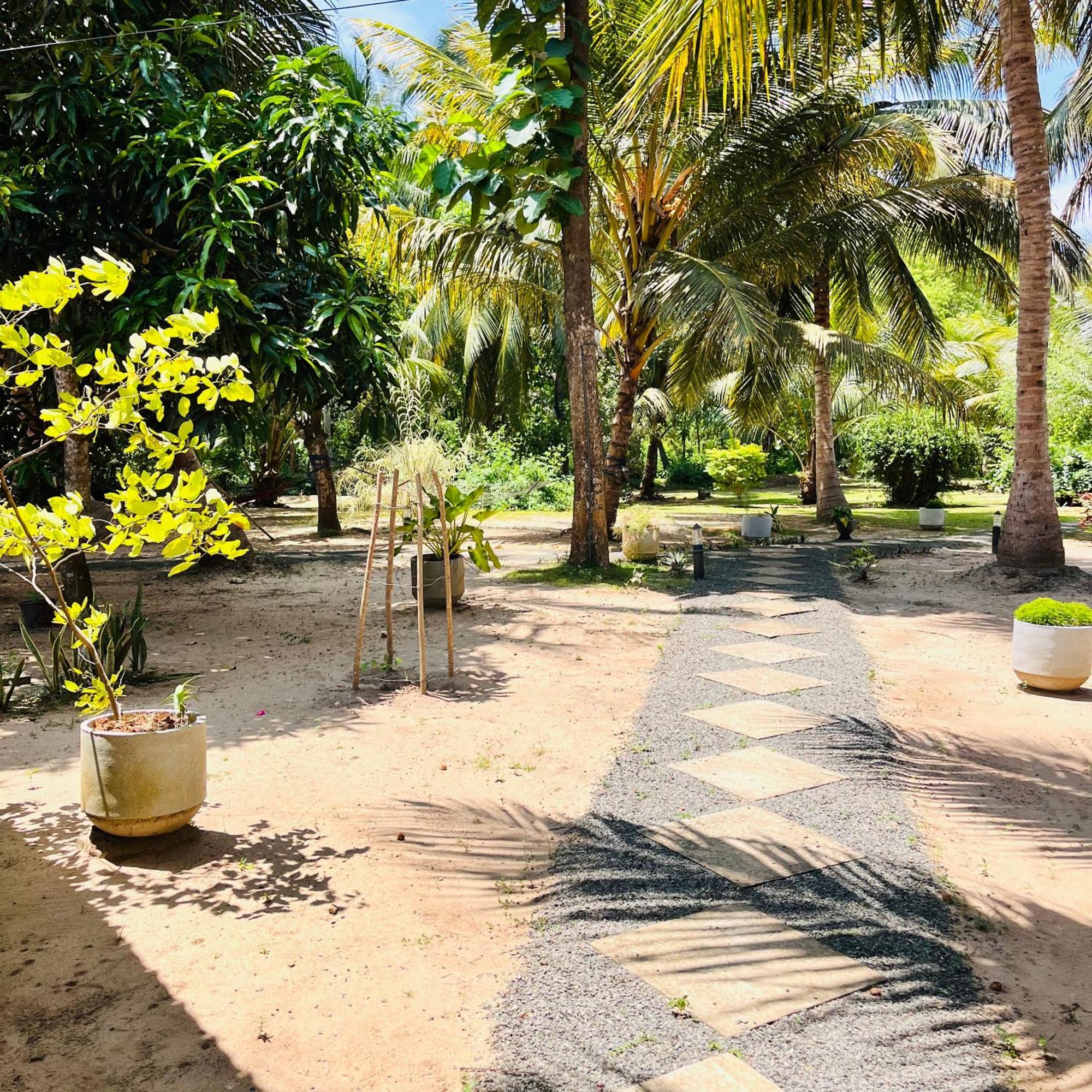 Hanguk Lanka Lagoon Villa Тангале Екстериор снимка